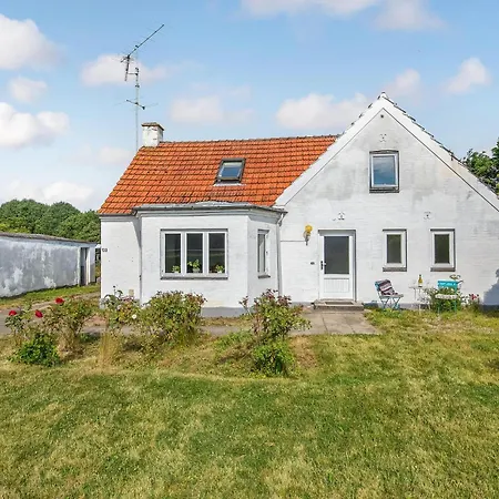 2 Bedroom Stunning In Skarup Fyn Vakantiehuis Abyskov