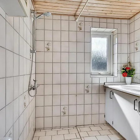 2 Bedroom Stunning In Skarup Fyn Vakantiehuis *